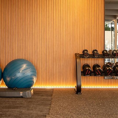 Saan Hotel Sathorn Банкок Екстериор снимка