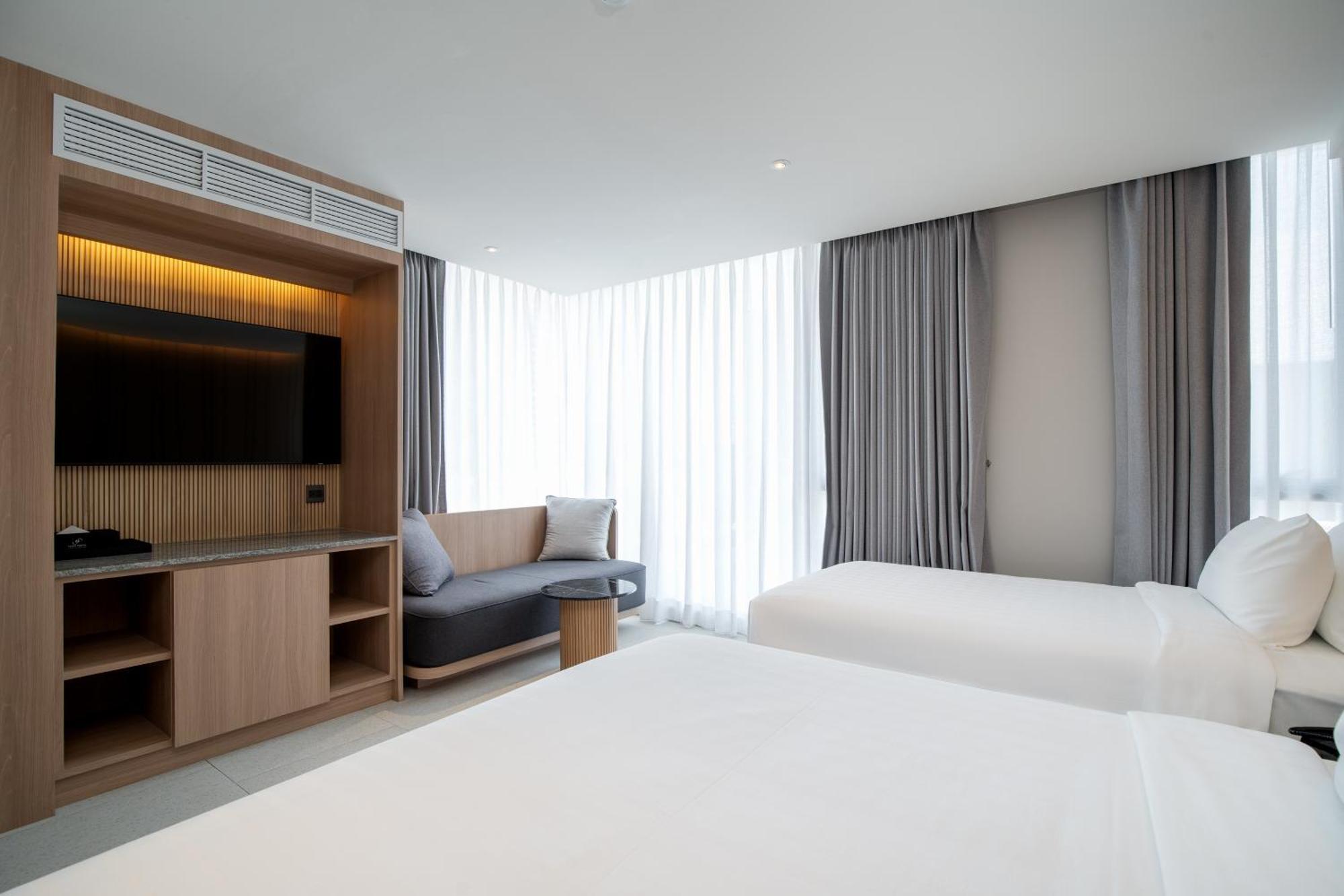 Saan Hotel Sathorn Банкок Екстериор снимка
