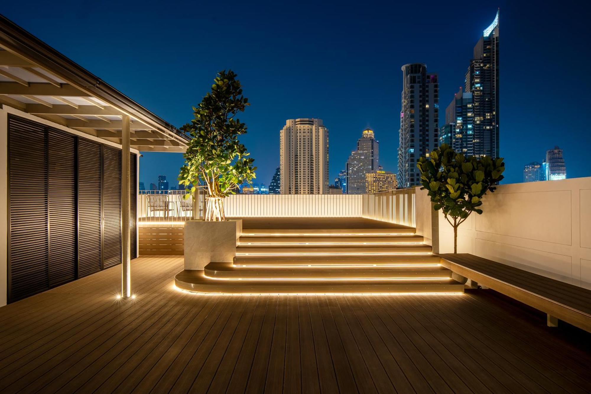 Saan Hotel Sathorn Банкок Екстериор снимка
