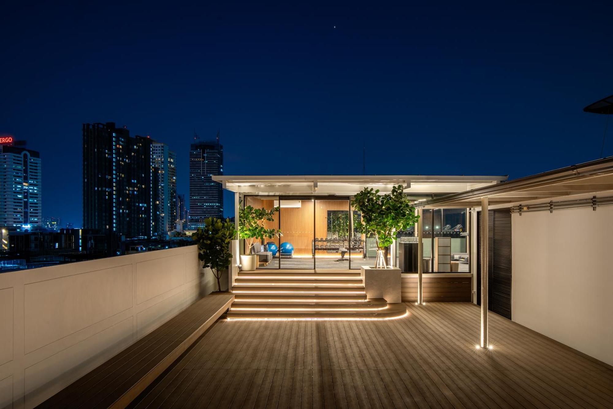 Saan Hotel Sathorn Банкок Екстериор снимка